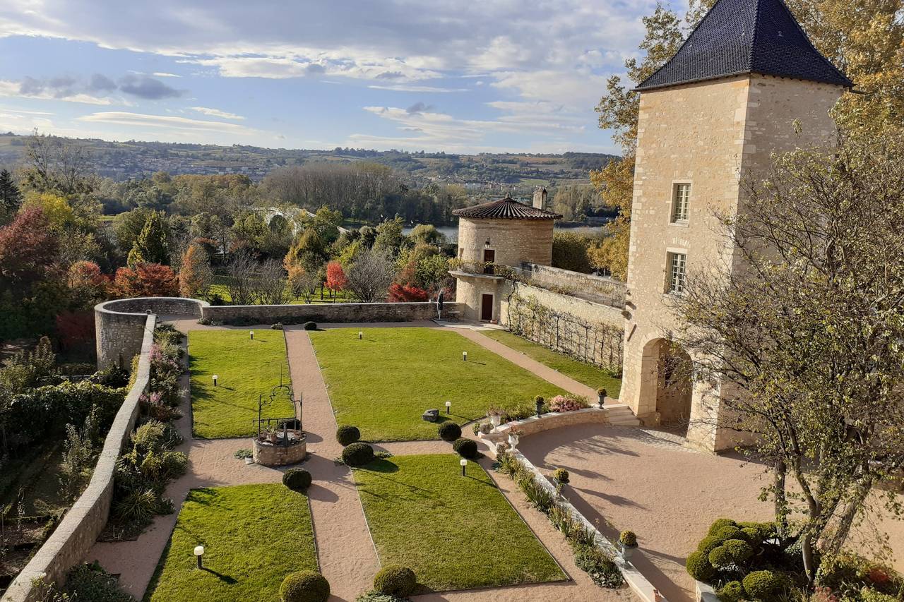 Votre Animation Mariage au Château de Saint-Bernard (01600)